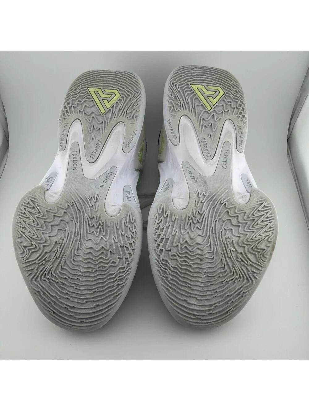 Nike Zoom Freak 4 (GS) Big Kids' Shoes White-Black-Barely Volt 6.5 Y